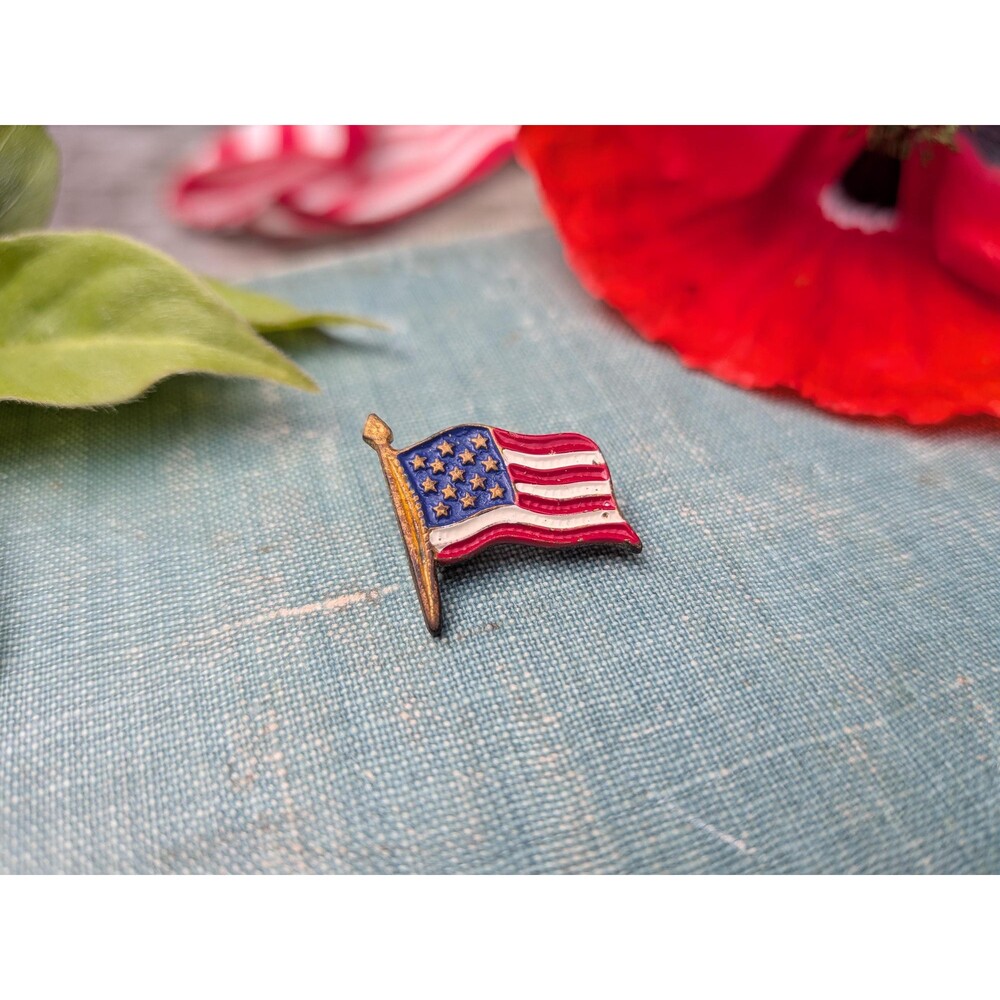 Vintage 1940 WWII American Flag Lapel Pin, Victory Day Sweetheart Pin